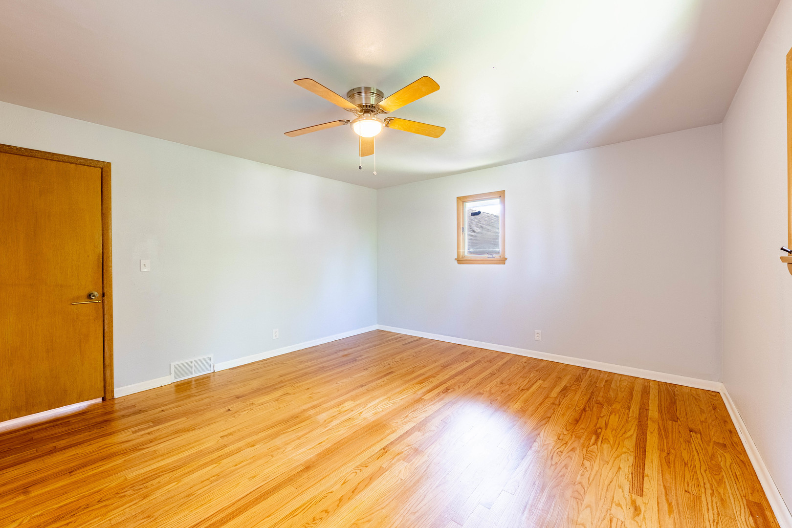 828 Tamarack Lane
