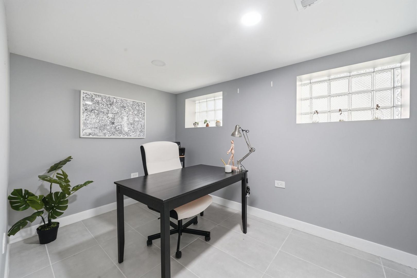 1518 E 73rd Place