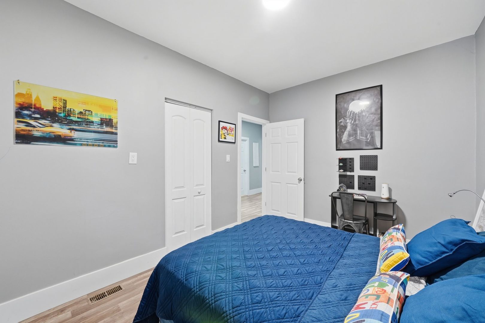 1518 E 73rd Place
