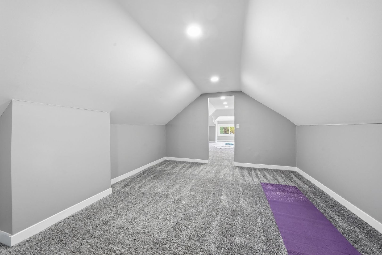 1518 E 73rd Place