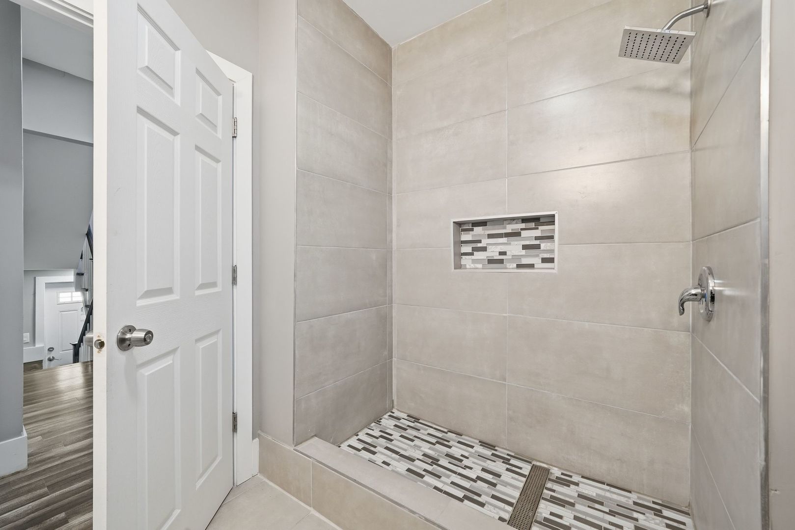 1518 E 73rd Place