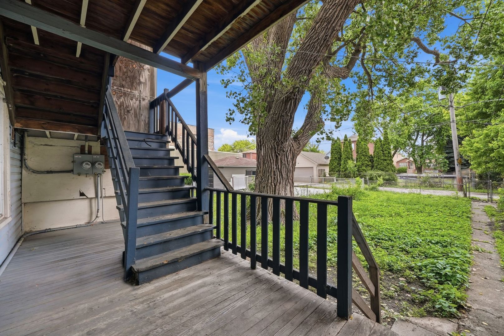541 W Root Street