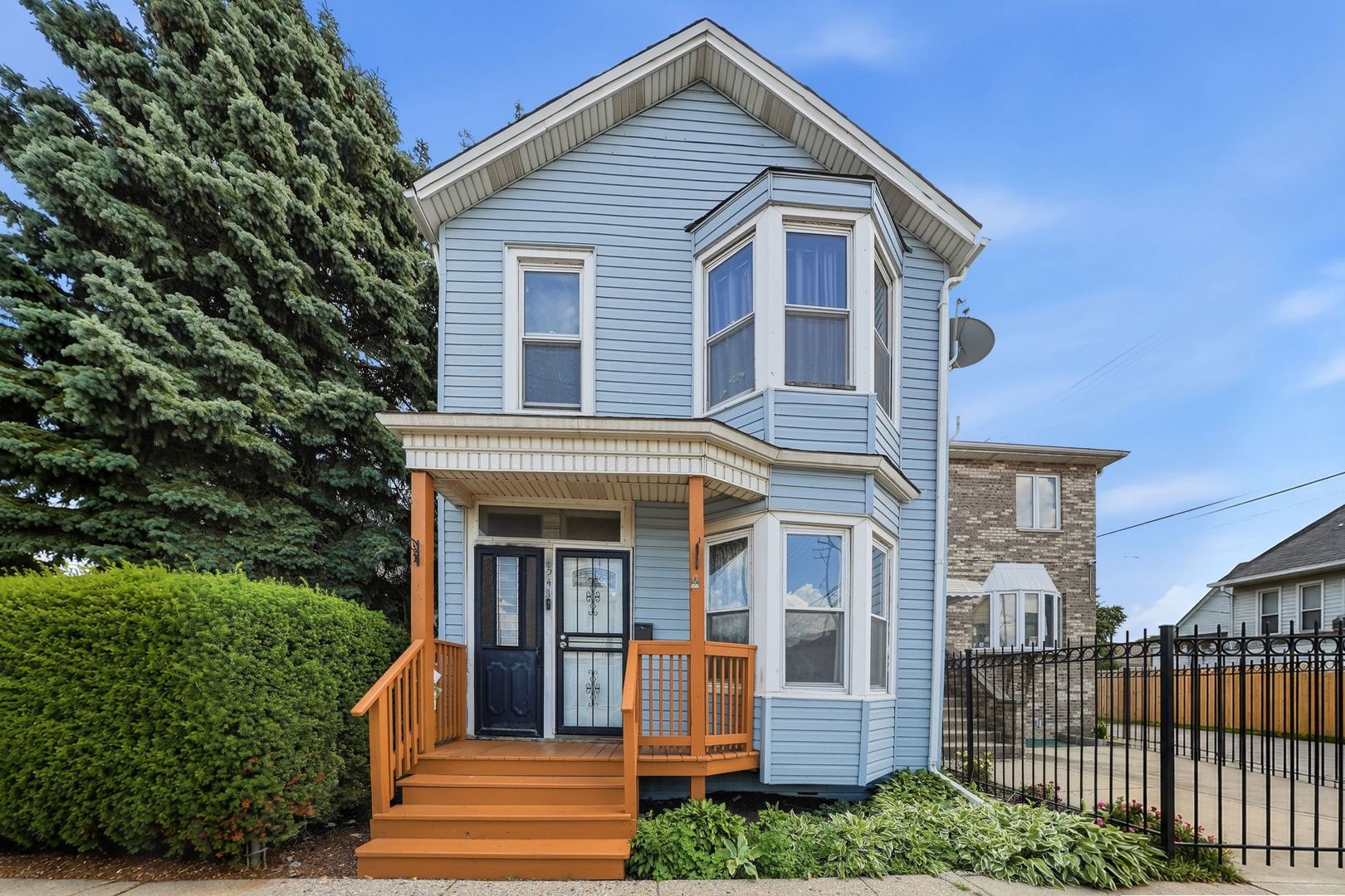 541 W Root Street