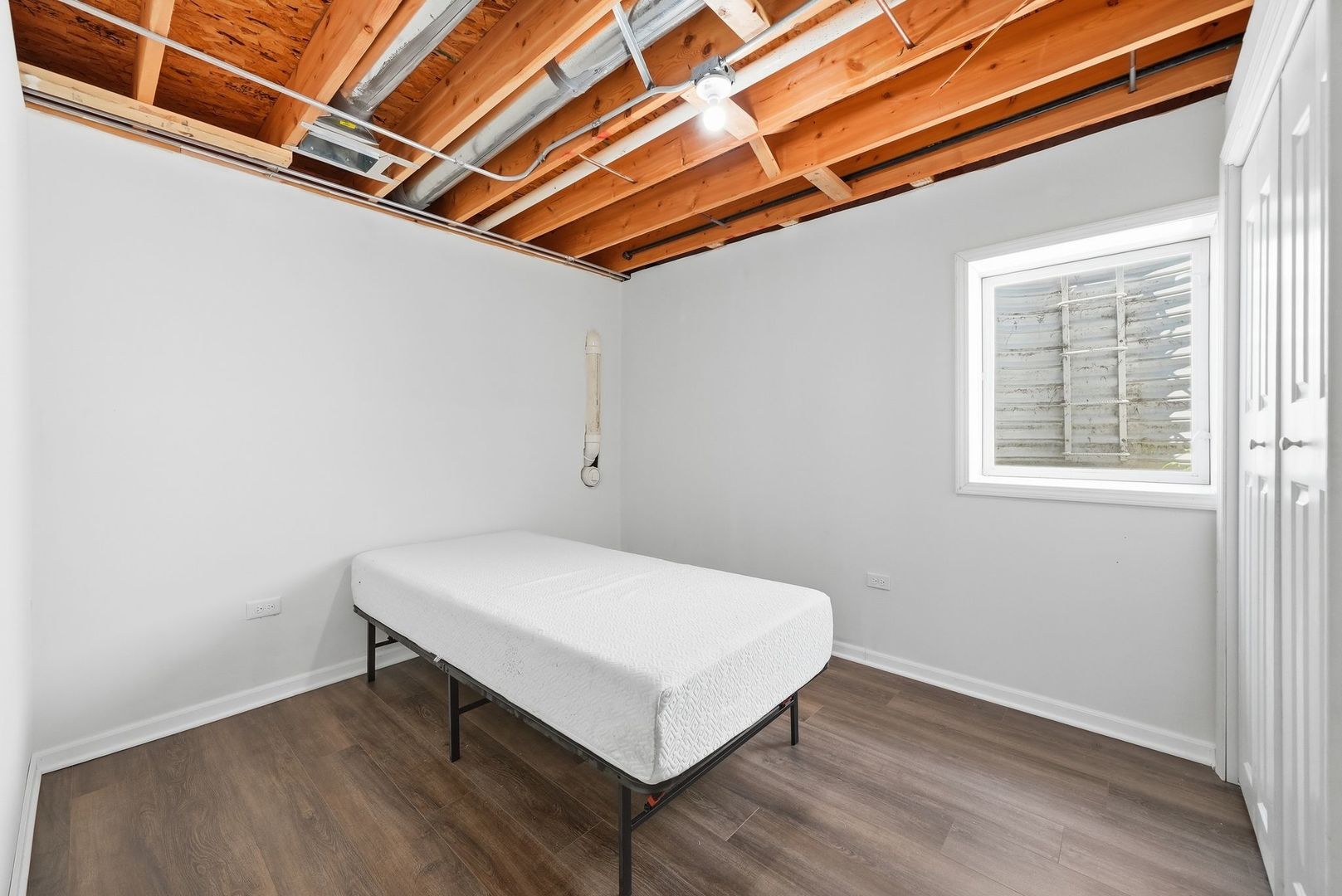 5126 Aldersyde Road