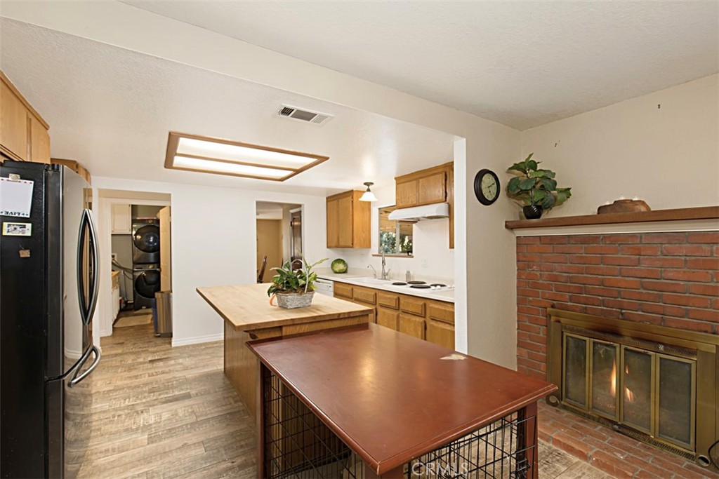 23550 Oak Circle Drive