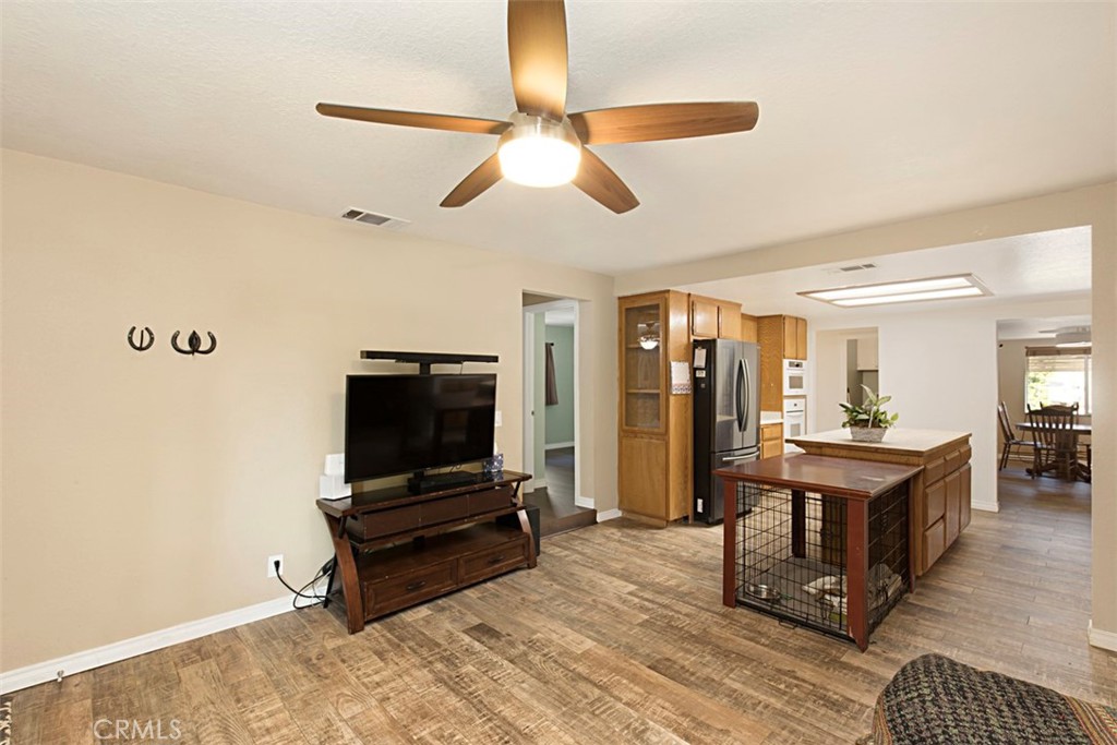 23550 Oak Circle Drive