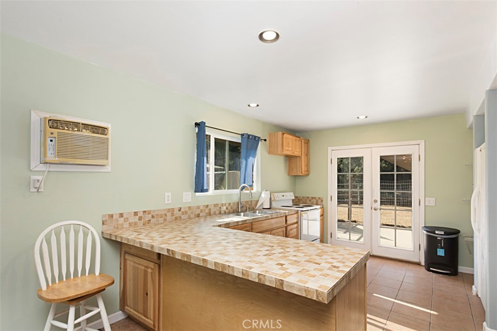 23550 Oak Circle Drive