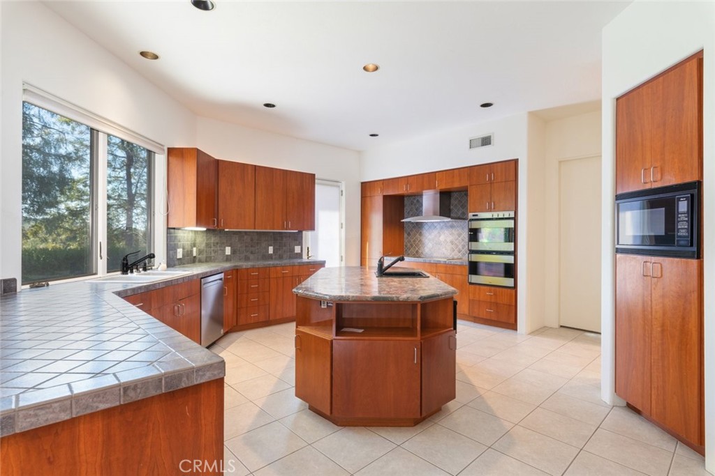 20246 Avenida De Arboles