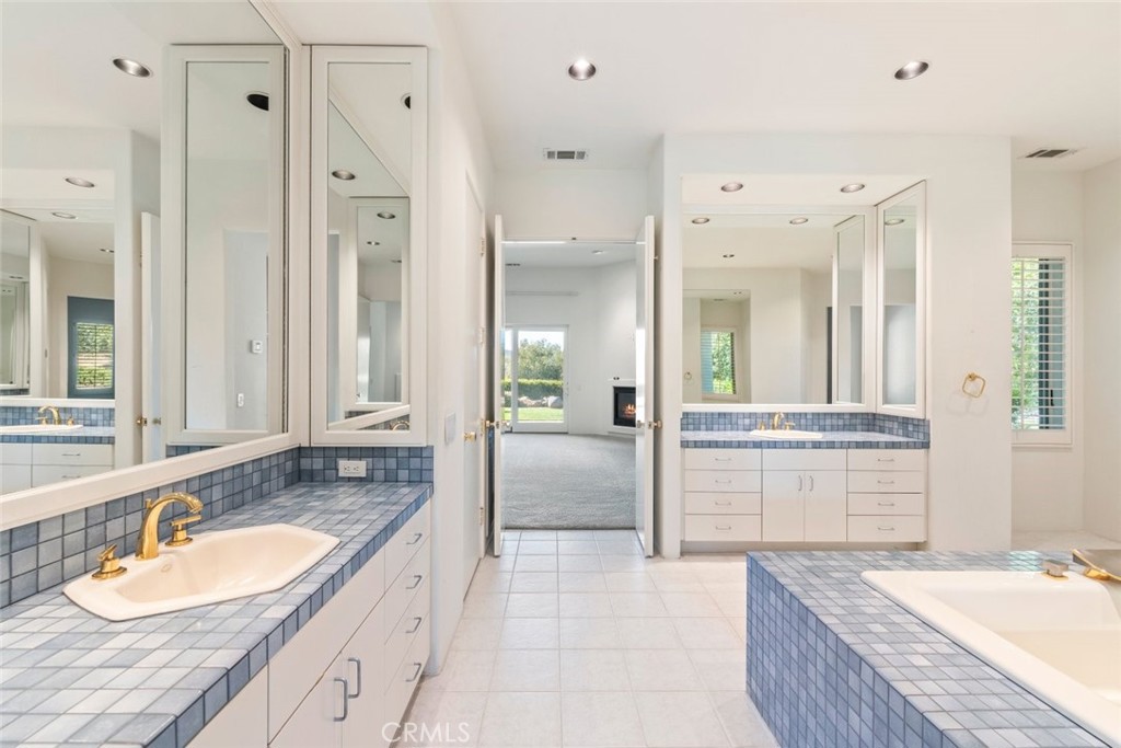 20246 Avenida De Arboles