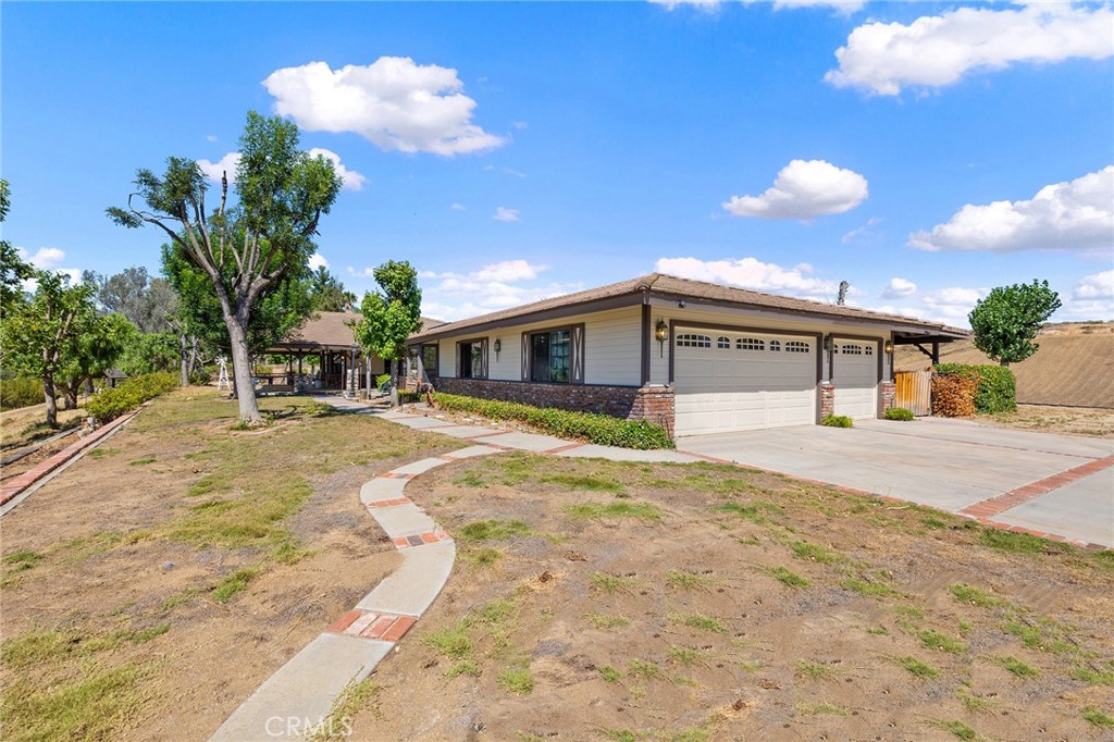 41050 Mesa Robles Circle