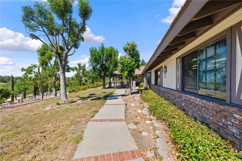 41050 Mesa Robles Circle