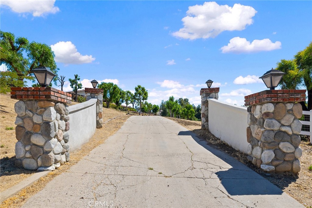 41050 Mesa Robles Circle