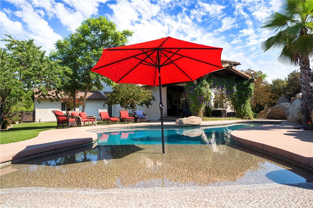 42179 Calle Paramo