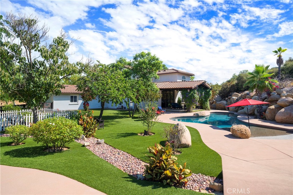 42179 Calle Paramo