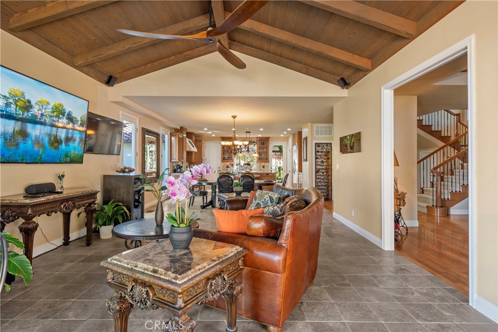42179 Calle Paramo