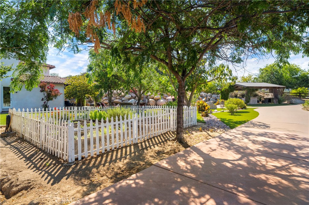 42179 Calle Paramo