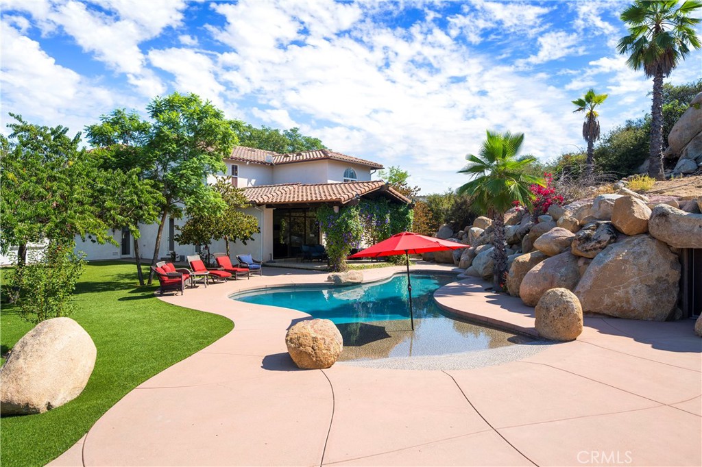 42179 Calle Paramo