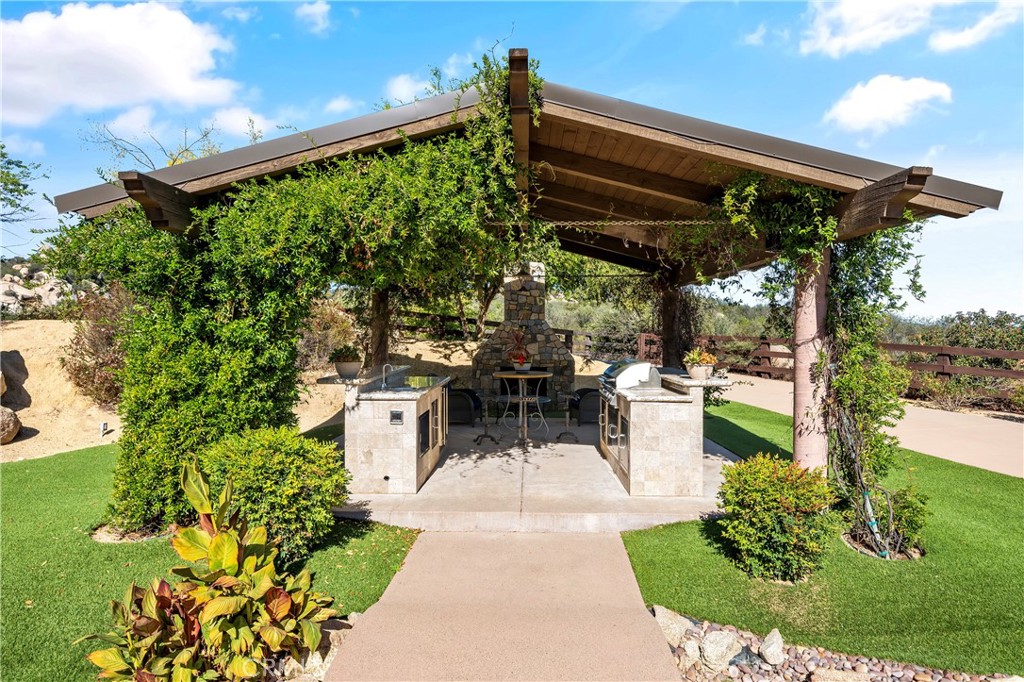 42179 Calle Paramo