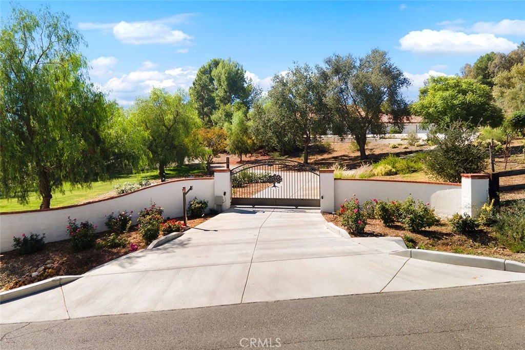 39555 Avenida Bonita