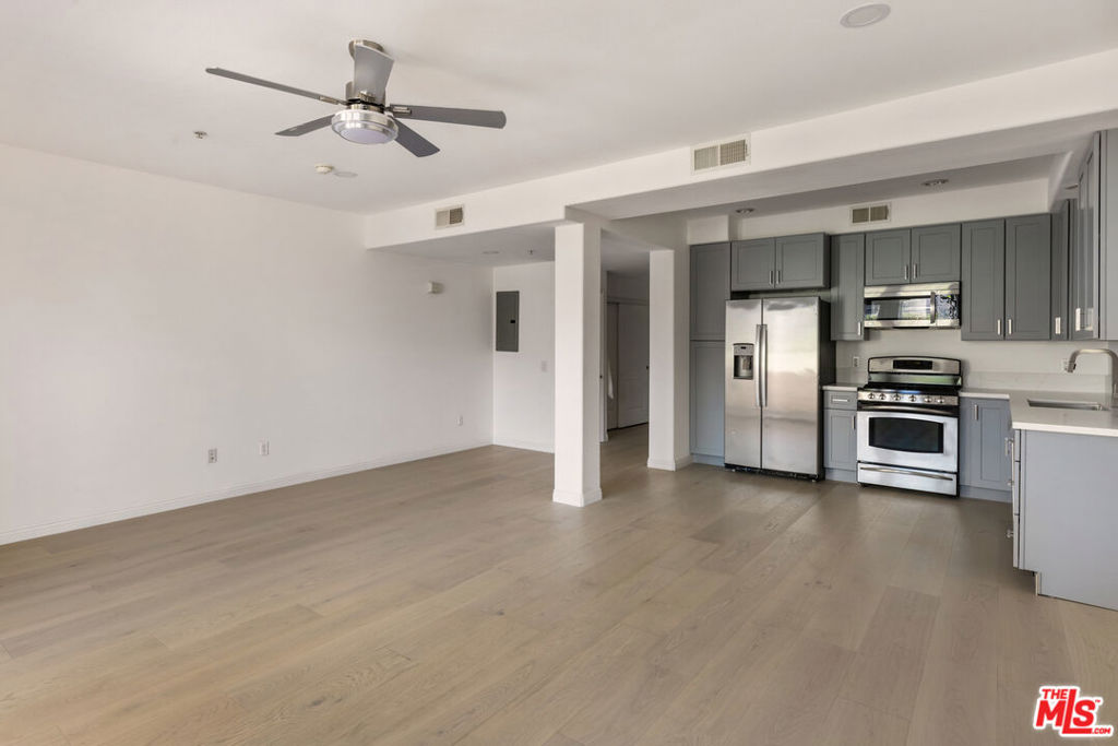 360 W Avenue 26 111