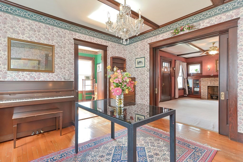 68 Holden Street
