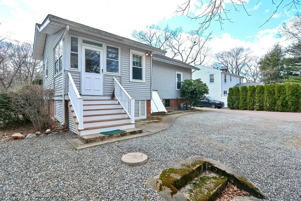 68 Holden Street