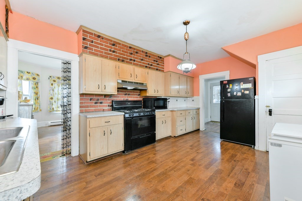 8 Woodard Avenue