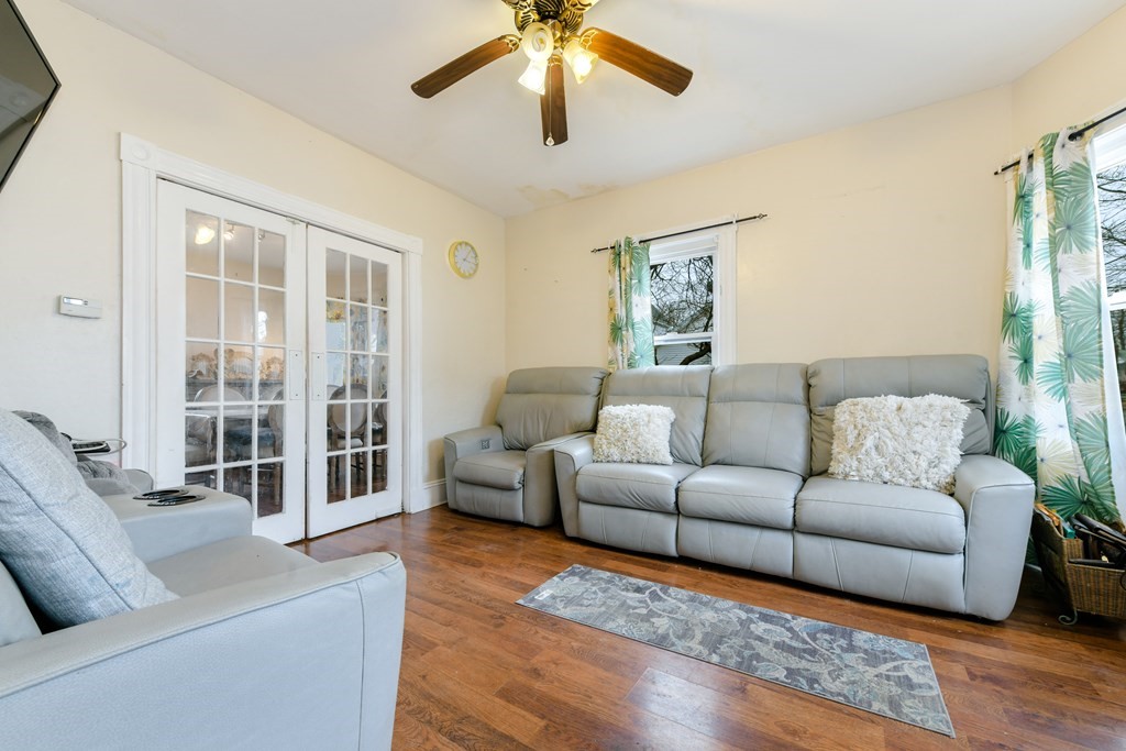 8 Woodard Avenue