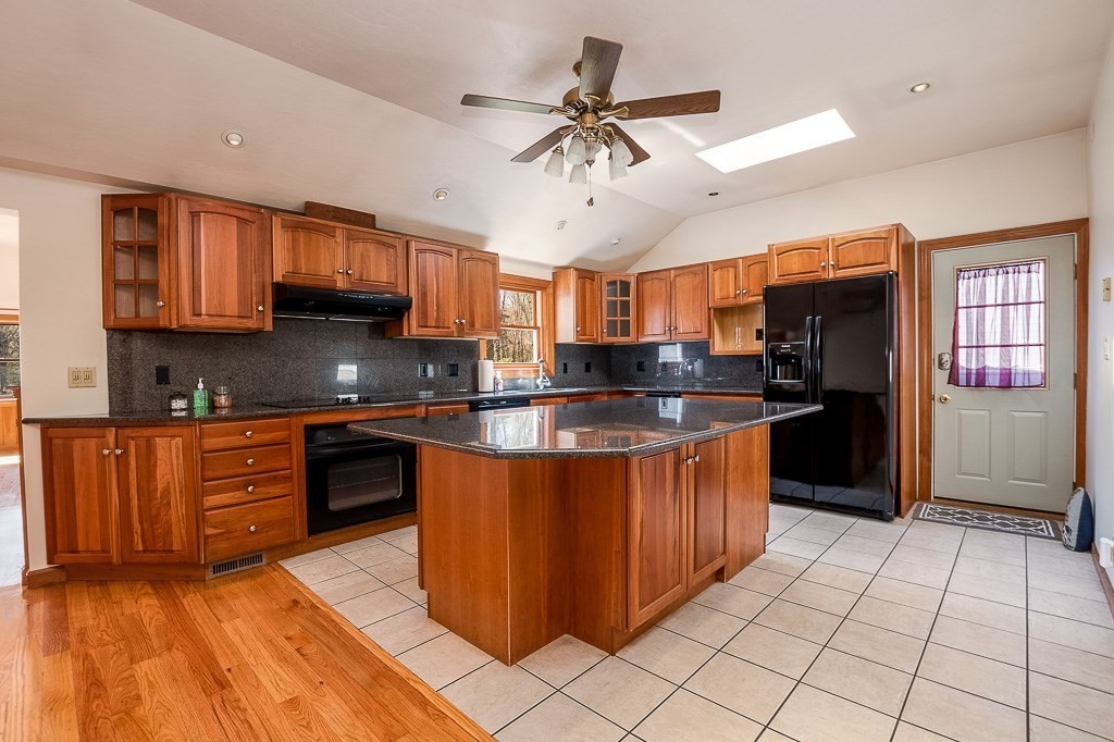 1616 Bay Rd