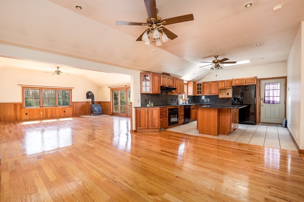 1616 Bay Rd