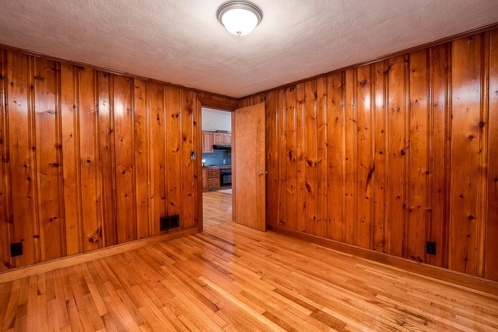 1616 Bay Rd