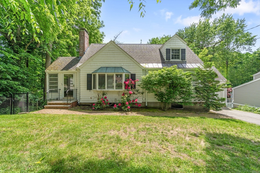 102 Cabot St