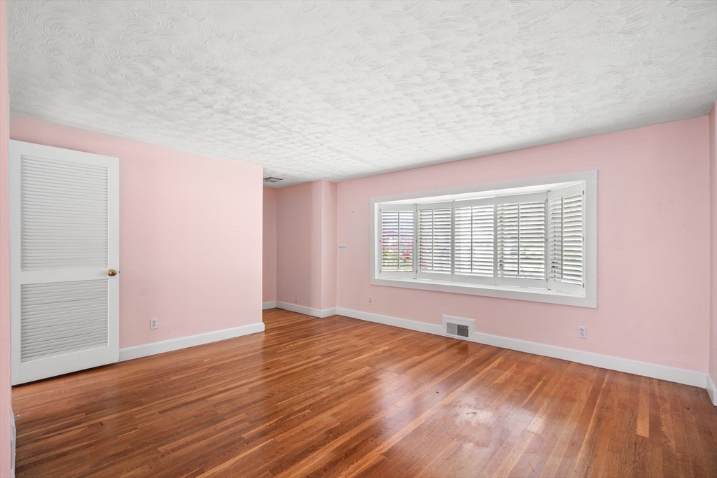 102 Cabot St