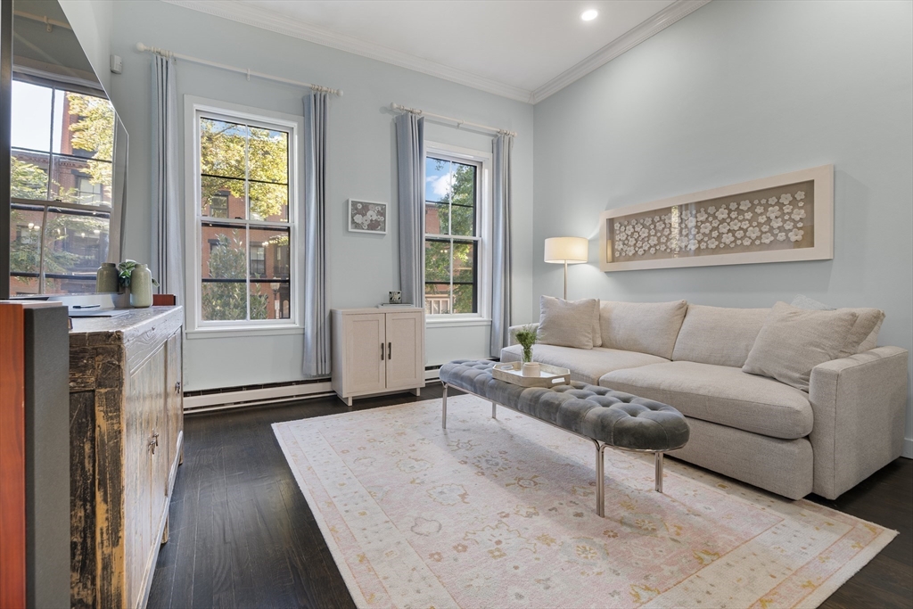 202 W Springfield St # 3