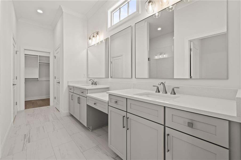 1259 Lakeside Overlook