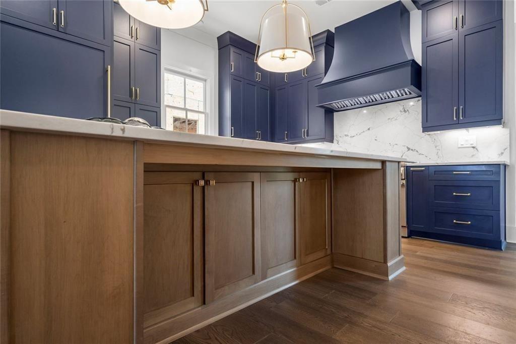 1025 Crossroads Trail