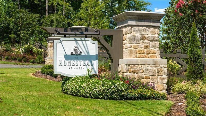 2033 Magnolia Lane