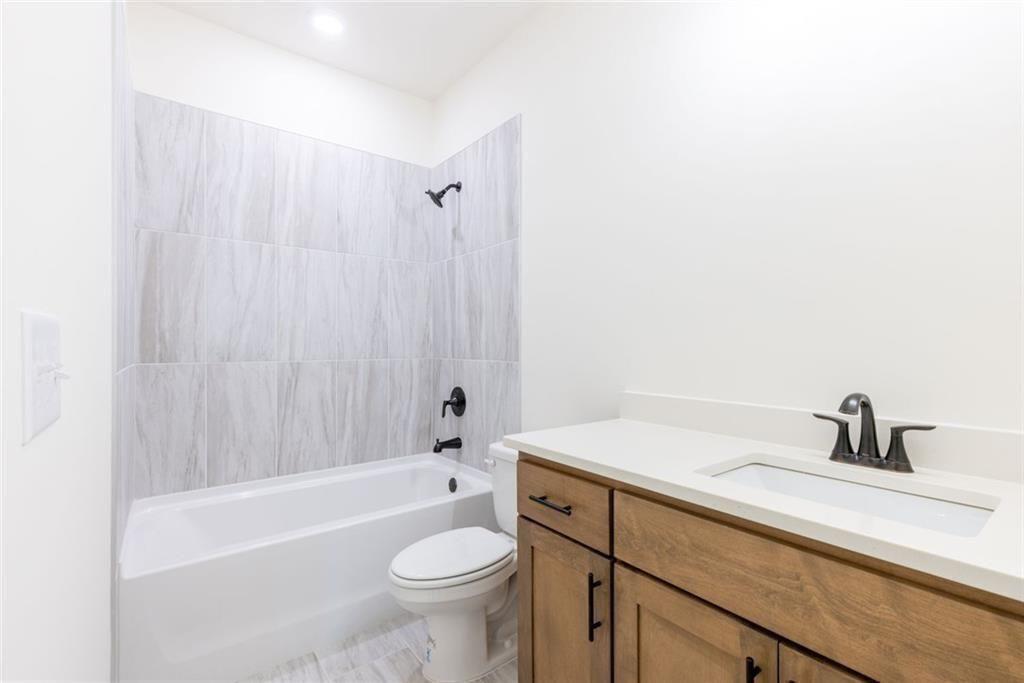 6595 Rhett Run