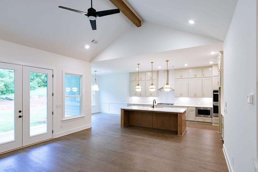 6525 Rhett Run