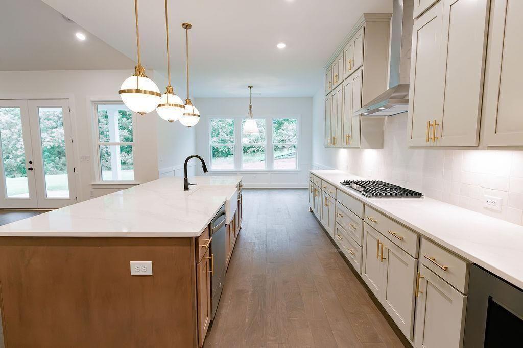 6525 Rhett Run
