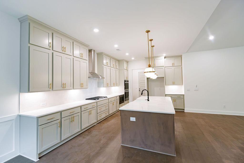 6525 Rhett Run