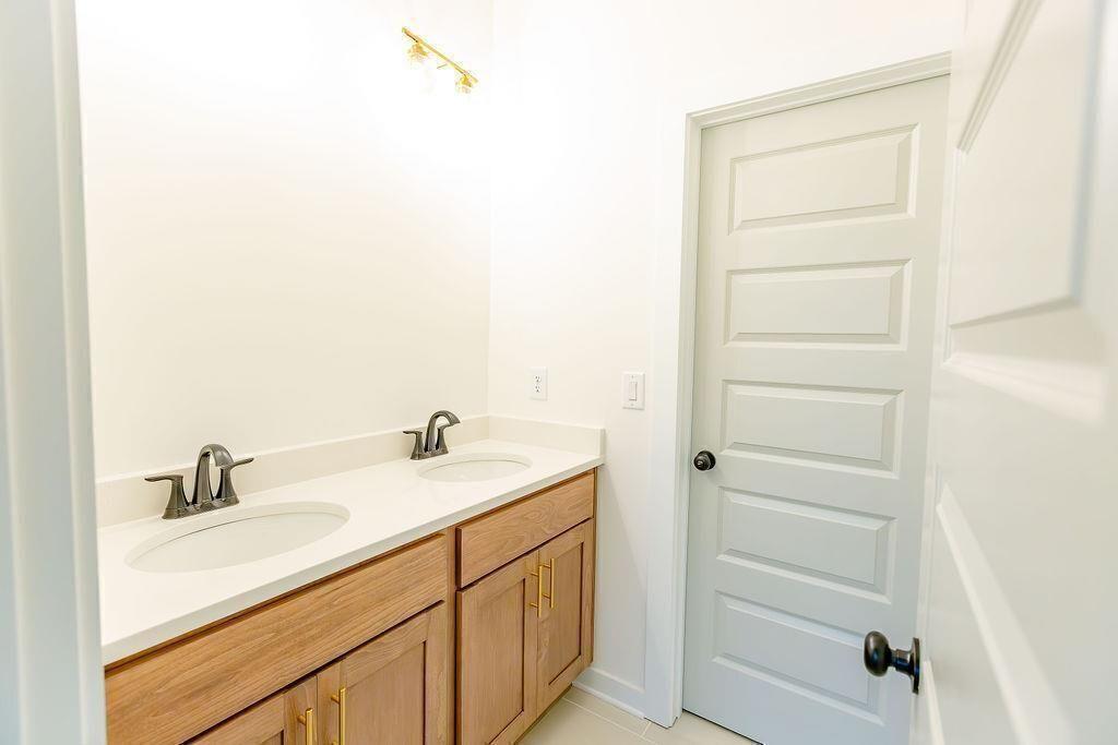 6525 Rhett Run