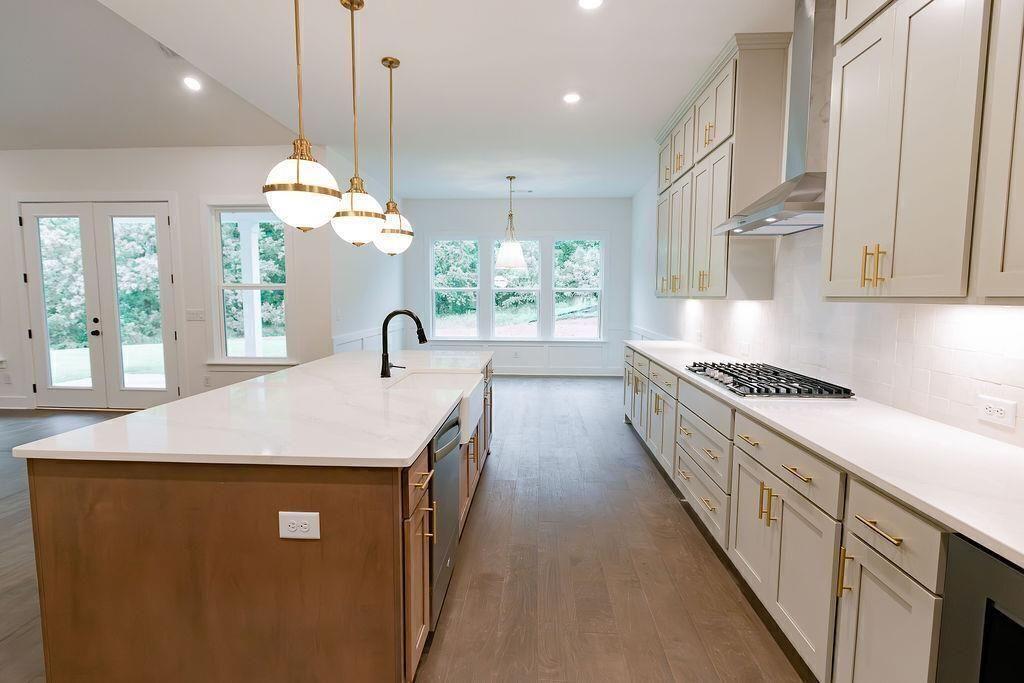 6525 Rhett Run