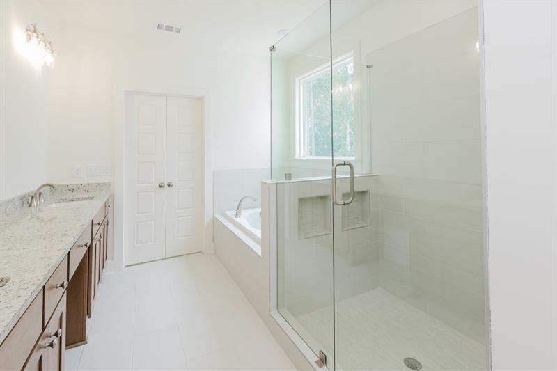 8320 Creekside Overlook