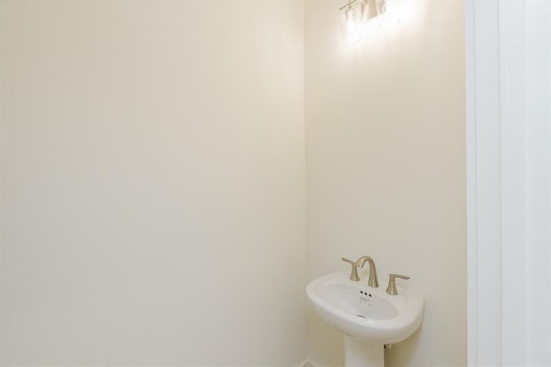 8320 Creekside Overlook