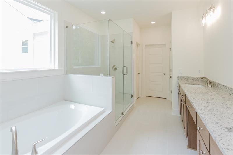 8320 Creekside Overlook