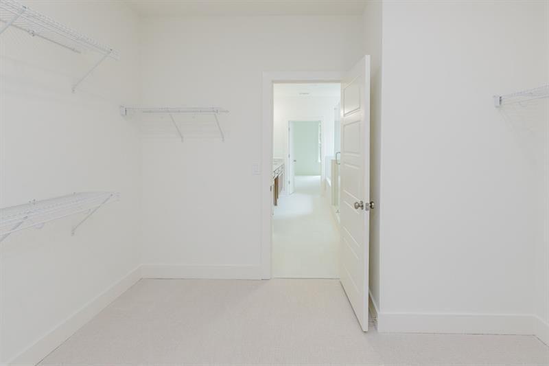 8320 Creekside Overlook