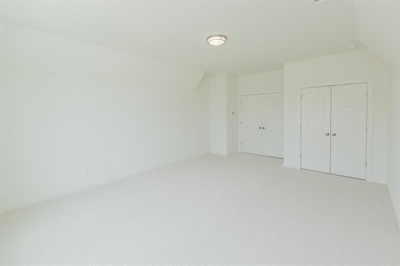 8320 Creekside Overlook