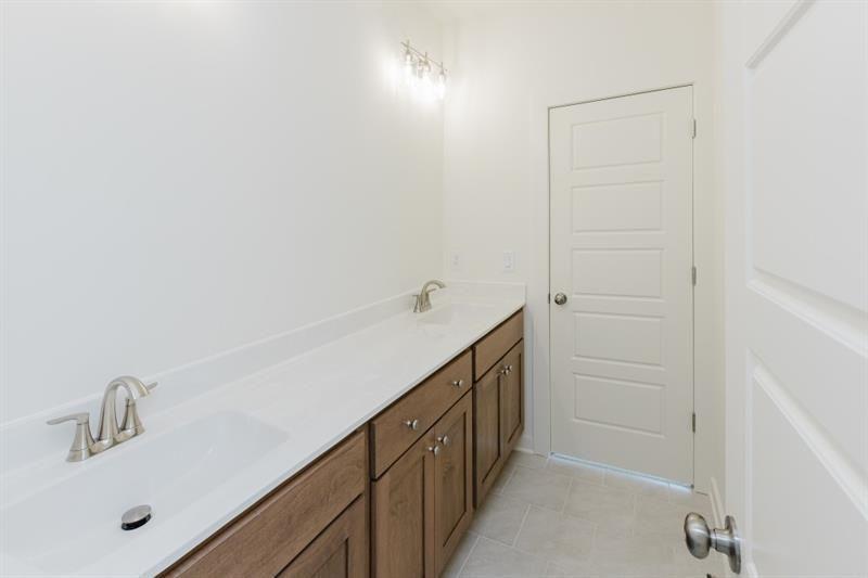 8320 Creekside Overlook