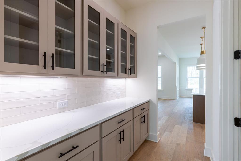 8290 Creekside Overlook Drive